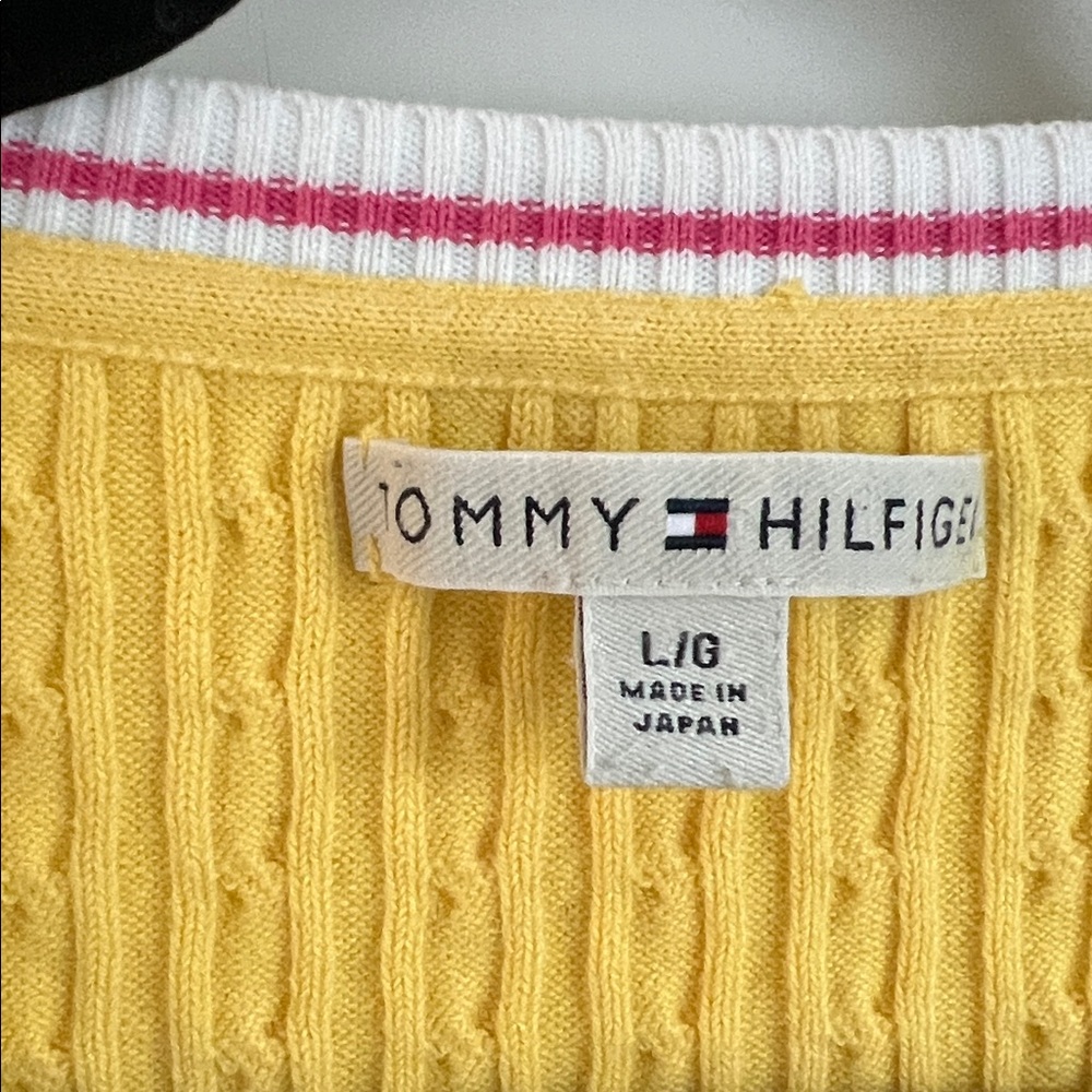 🪅Tommy Hilfiger 100% Cotton Yellow V-Neck Sweater Green Trim L Vintage 2004 - Picture 2 of 7